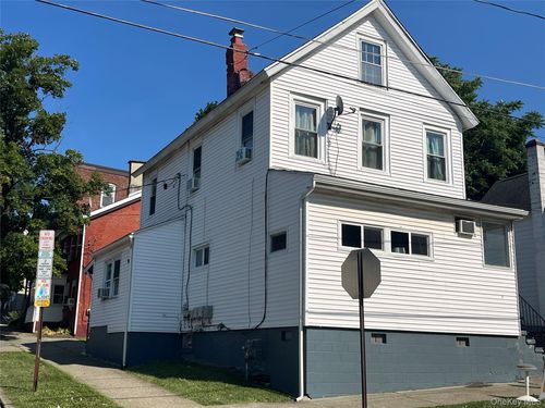 95 Albany St, Poughkeepsie, NY, 12601-1733 | Card Image