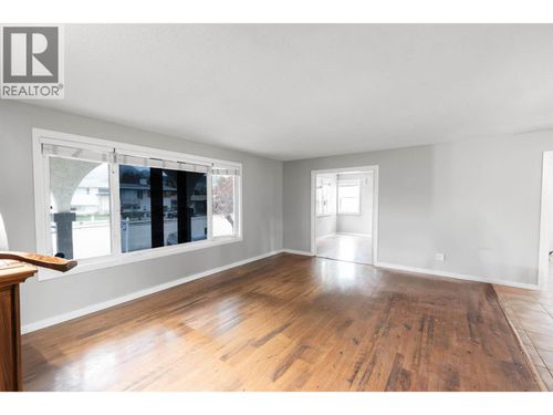 680 Tartan Rd, Kelowna, BC, V1X3L3 | Card Image