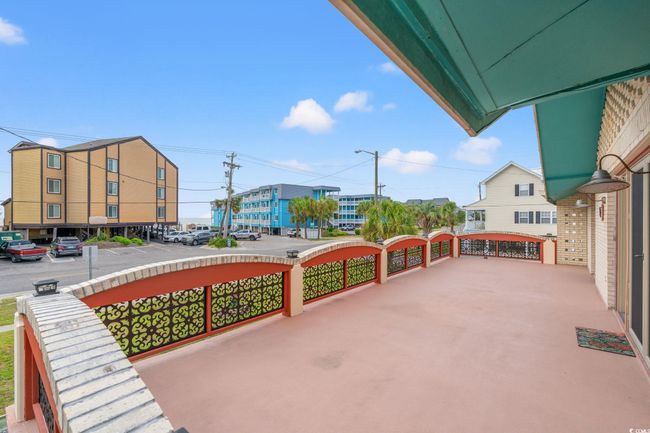 Front terrace facing Ocean | Image 22
