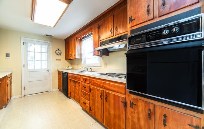 69 Essex Rd, House other with 4 bedrooms, 2 bathrooms and null parking in Old Saybrook CT | Image 15