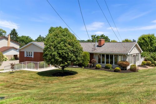 111 Carolyn Dr, Coraopolis, PA, 15108-9312 | Card Image