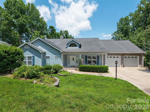 84 Red Cedar Dr, Hendersonville, NC, 28792-9784 | Card Image