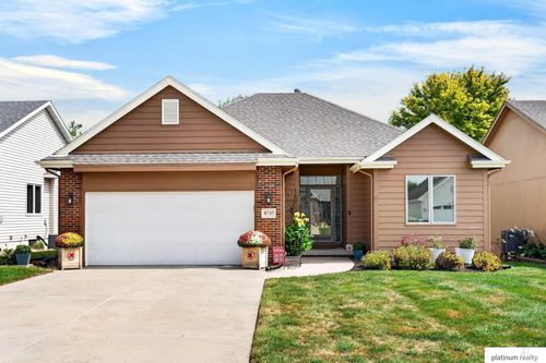 8735 S 99th St, La Vista, NE, 68128-7004 | Card Image