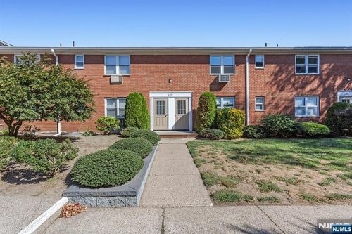 50 Knox Ter, Wayne, NJ, 07470-7960 | Card Image
