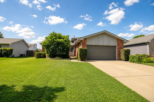 2212 Susanna Way, Crest Hill, IL, 60403-1898 | Card Image