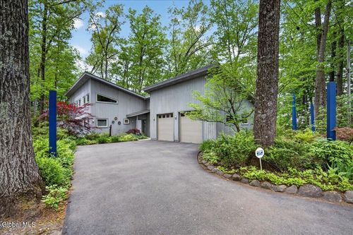 17 Ten Springs Dr, Saratoga Springs, NY, 12866-2607 | Card Image
