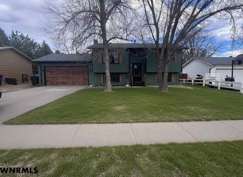 1329 Buchfinck Ave, Alliance, NE, 69301-4510 | Card Image
