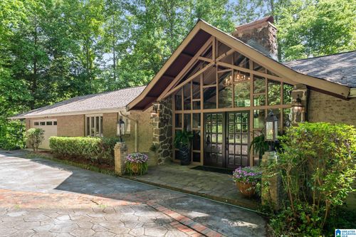 2735 Smyer Rd, Vestavia Hills, AL, 35216-1026 | Card Image