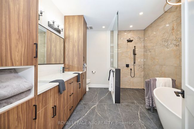 1174 Spears Rd, House other with 5 bedrooms, 3 bathrooms and 4 parking in Fort Erie ON | Image 21