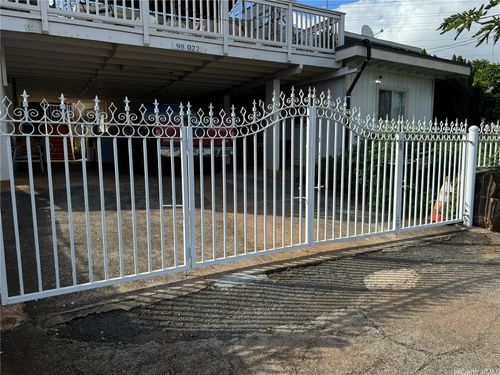 98-22 Kuleana Pl, Pearl City, HI, 96782-3280 | Card Image