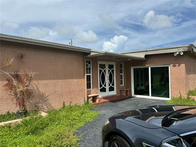 11821 Nw 30th Pl, House other with 3 bedrooms, 2 bathrooms and null parking in Sunrise FL | Image 2