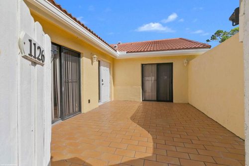 1126-1120 Hyacinth Pl, Wellington, FL, 33414-8542 | Card Image