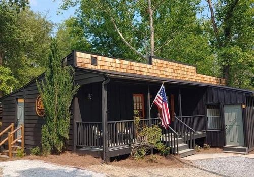 43 Polly Spout Rd, Marion, NC, 28752-7354 | Card Image
