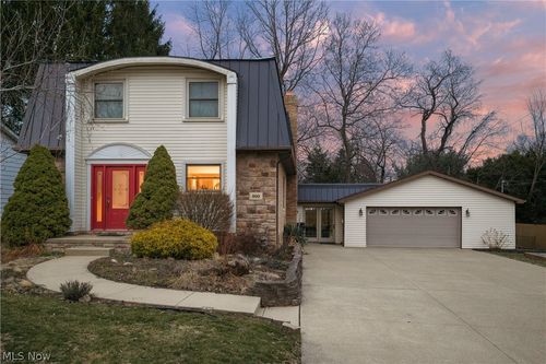 800 Emerson Ave Nw, North Canton, OH, 44720-2316 | Card Image