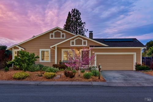 1702 Northstar Drive, Petaluma, CA, 94954 | Card Image