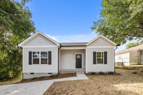 205 E 8th Ave, Gastonia, NC, 28054-1017 | Card Image