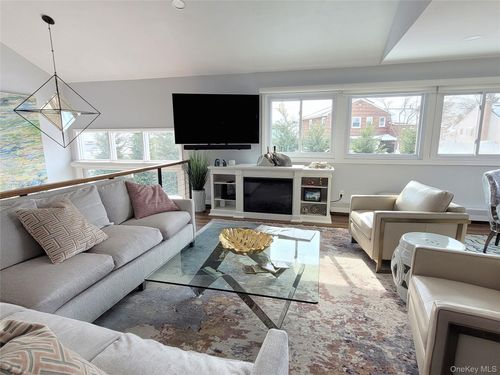 702 Fishermans Road, Hempstead, NY, 11510 | Card Image