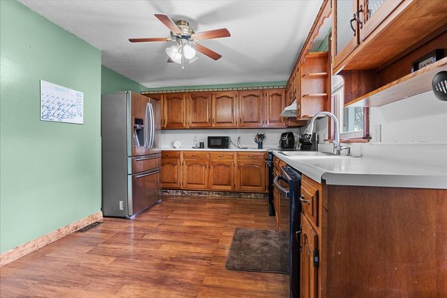 Kitchen has all new appliances and great counterto | Image 8