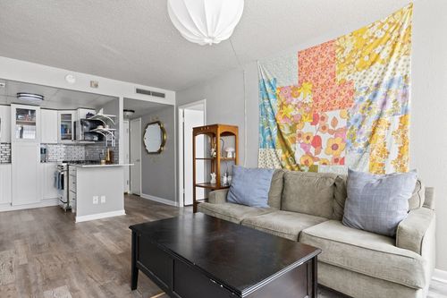 207-1800 Lavaca St, Austin, TX, 78701-1326 | Card Image