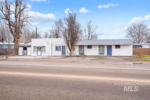 321 Se Avenue, New Plymouth, ID, 83655-3068 | Card Image
