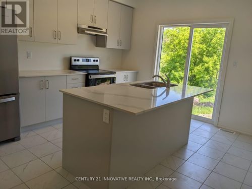 38 Lahey Cres, Penetanguishene, ON, L9M0W1 | Card Image