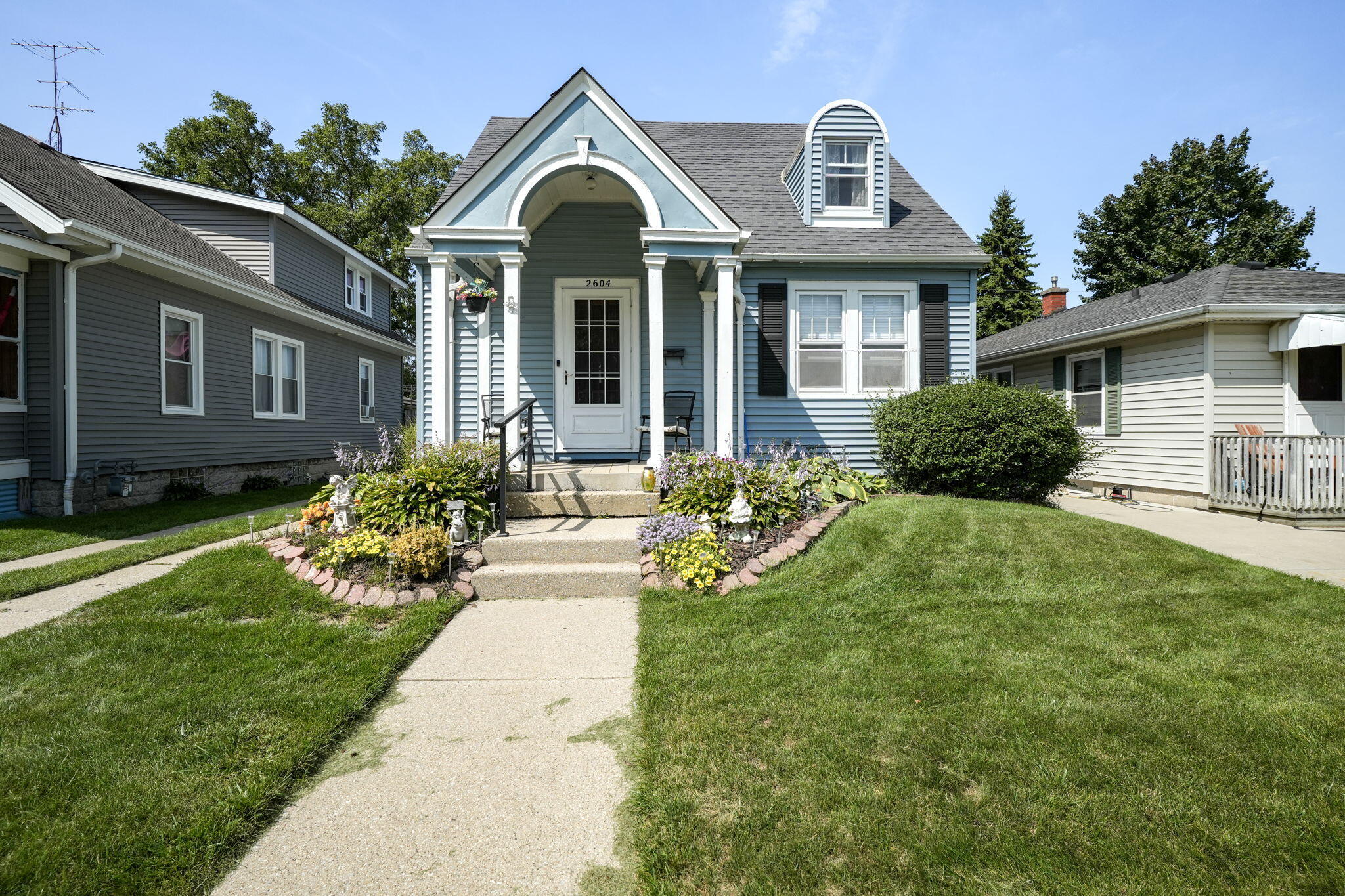 Hayes Ave, Racine, WI 53405