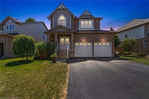 82 Griffith Dr, Grimsby, ON, L3M5K9 | Card Image