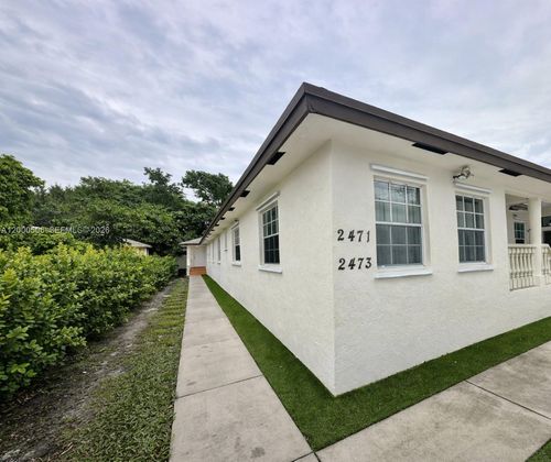 a-2471 Nw 18th Ter, Miami, FL, 33125 | Card Image