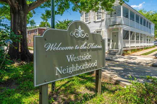 200 Fishburne St, Charleston, SC, 29403-4752 | Card Image