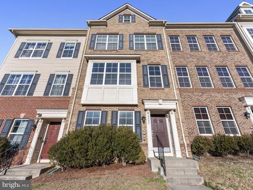 9002 Phita Ln, MANASSAS PARK, VA, 20111-8042 | Card Image