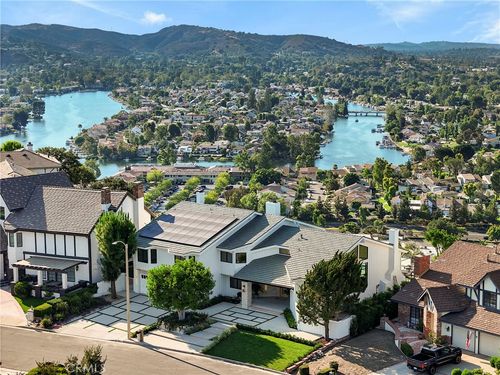 32075 Canterhill Pl, Westlake Village, CA, 91361-4817 | Card Image