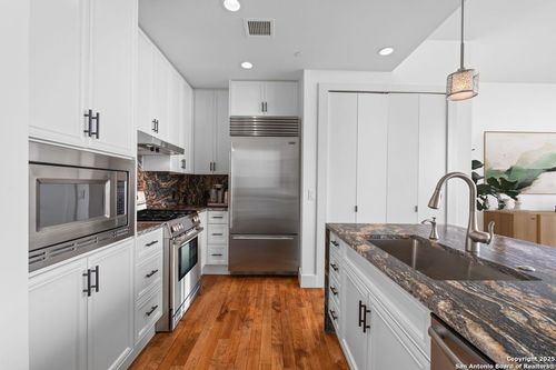 unit-3110-610 E Market St, San Antonio, TX, 78205-2683 | Card Image