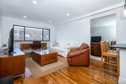3d-2221 Palmer Ave, New Rochelle, NY, 10801-3065 | Card Image