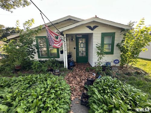 2038 35th St, Rock Island, IL, 61201-4809 | Card Image
