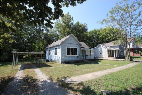 406 E Culton St, Warrensburg, MO, 64093-1921 | Card Image