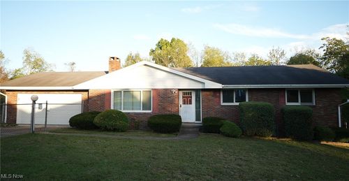 126 Iris Ln, Wheeling, WV, 26003-9759 | Card Image