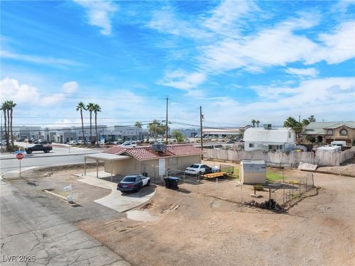 3203 Kidd St, North Las Vegas, NV, 89032-7735 | Card Image