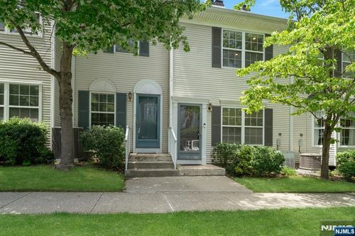 2262 Nash Ct, Mahwah, NJ, 07430-3833 | Card Image