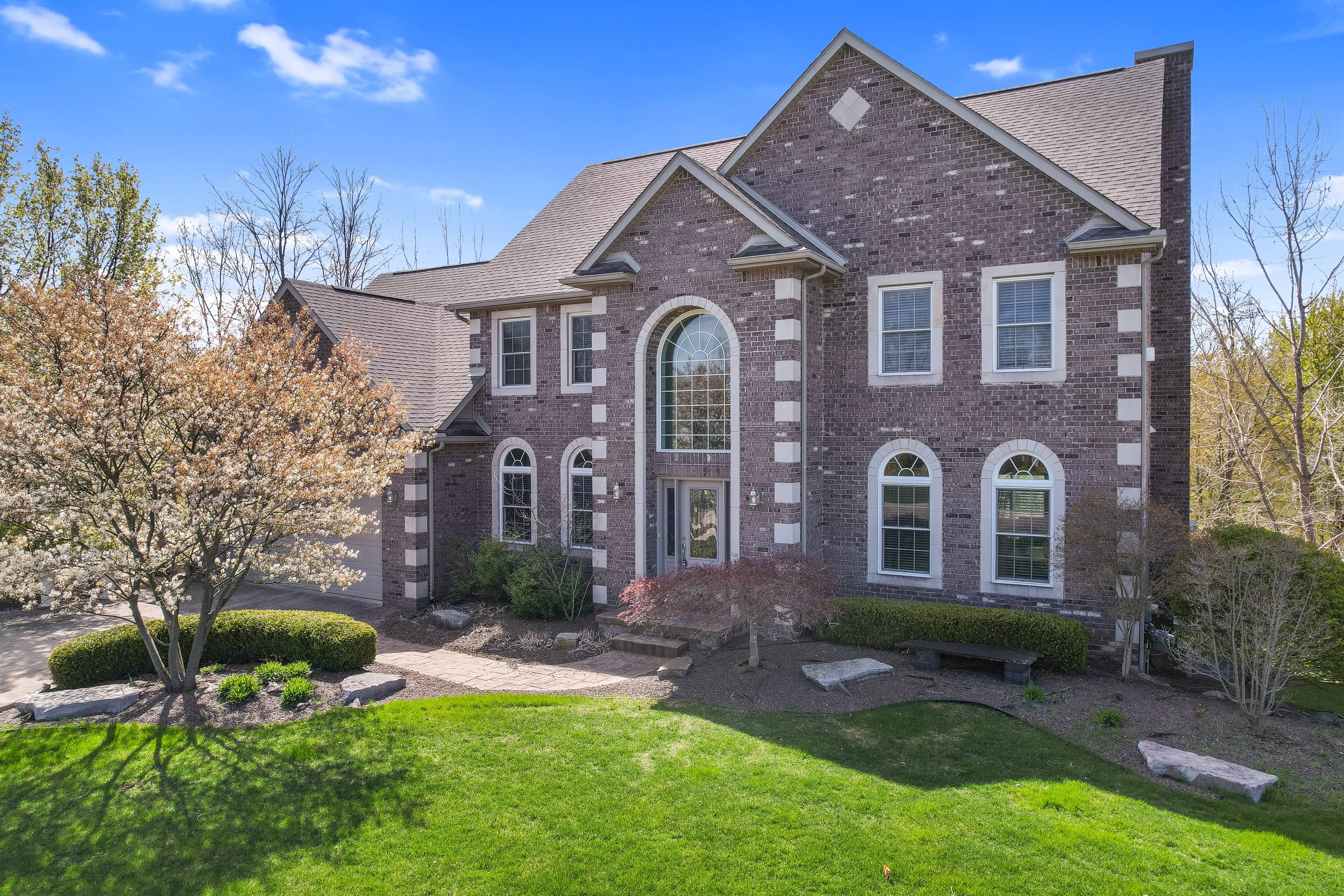Edgewood Shores Dr, Howell, MI 48843