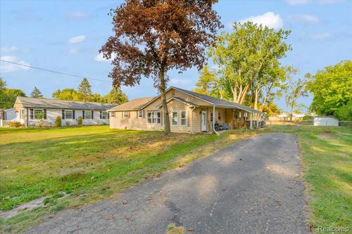 1421 Edwin St, Westland, MI, 48186-3895 | Card Image