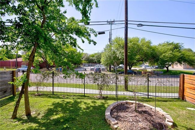 APT-11 - 2001 Faro Dr, Condo with 3 bedrooms, 3 bathrooms and null parking in Austin TX | Image 29