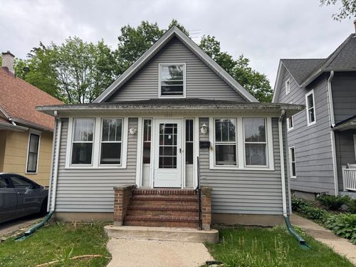 1019 Prospect St, Elgin, IL, 60120-2933 | Card Image