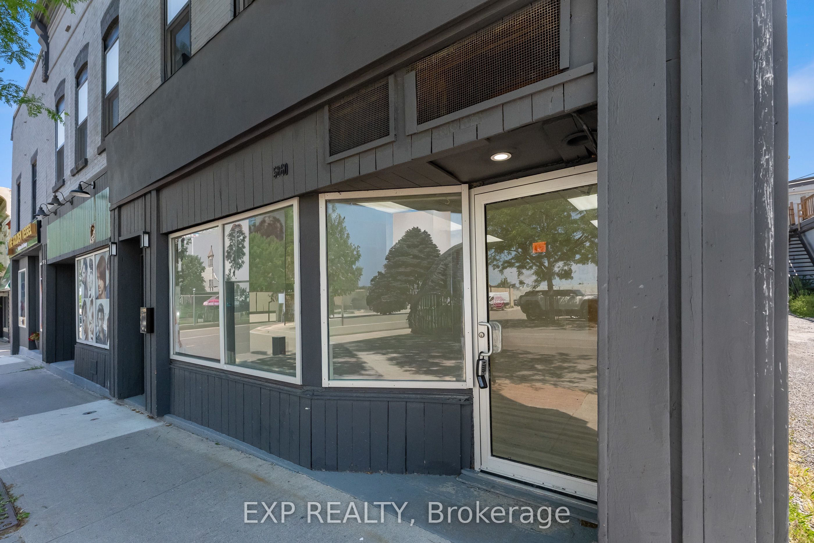 Commercial Sale in Niagara Falls 4