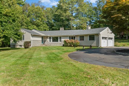 33 Hickory Ln, Ridgefield, CT, 06877-5213 | Card Image