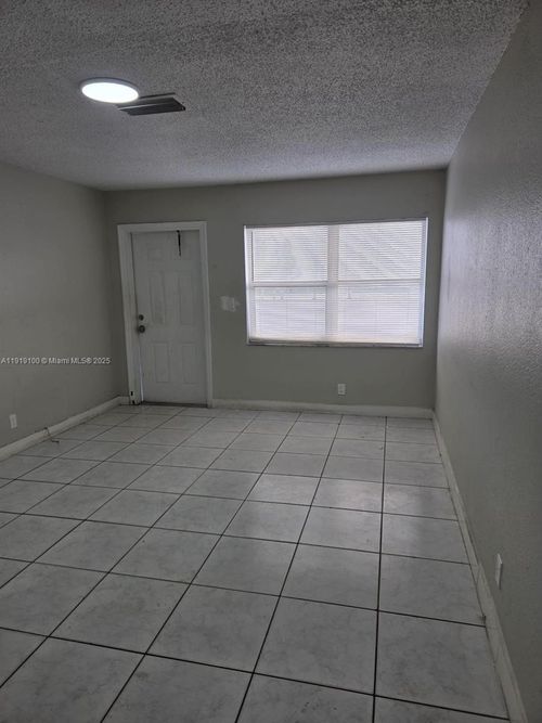 apt-1-4019 Nw 31st Ave, Lauderdale Lakes, FL, 33309-4966 | Card Image