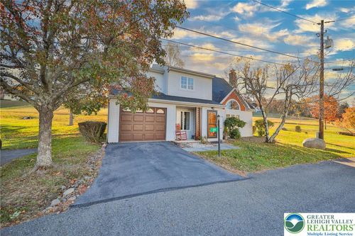 319 W Windsor Rd, Saylorsburg, PA, 18353-8702 | Card Image