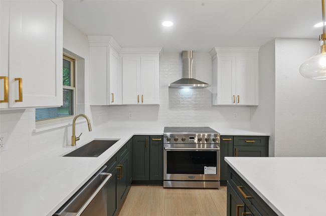7716 La Risa Dr, House other with 4 bedrooms, 4 bathrooms and null parking in Dallas TX | Image 7