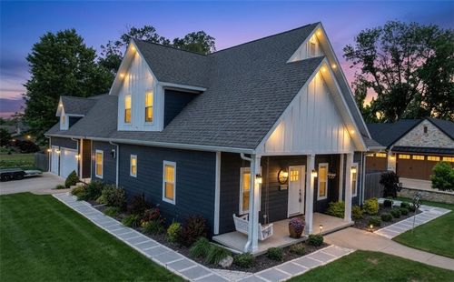 616 Nw 2nd St, Bentonville, AR, 72712-5115 | Card Image