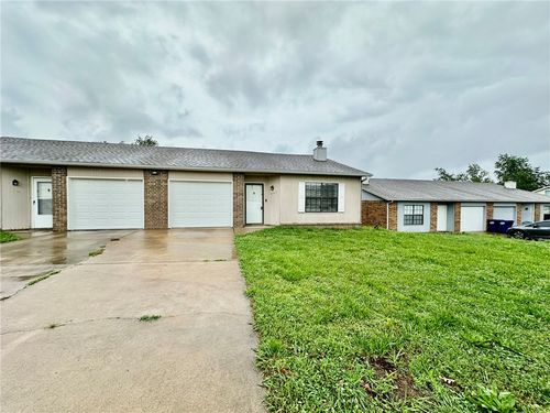 2437 W Gum St, Rogers, AR, 72758-4812 | Card Image