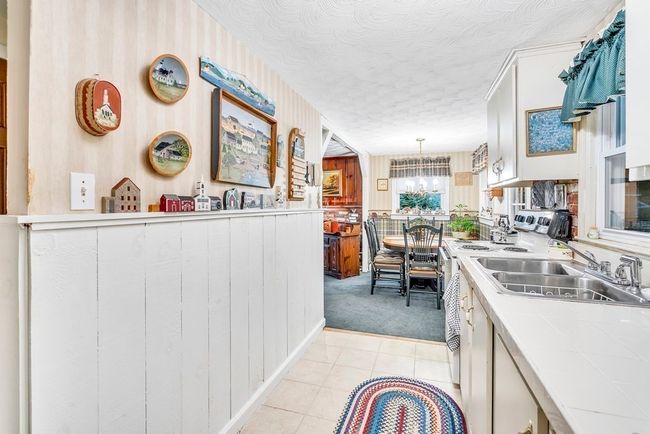 51 Pine St, House other with 3 bedrooms, 1 bathrooms and 5 parking in Sudbury MA | Image 12